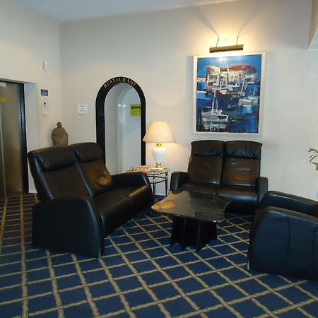 Hotel Kubrat Am Checkpoint Charlie Берлін Екстер'єр фото